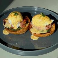 Яйца пашот с беконом - Zanoza Open Bar - готовим еду для современного жителя города